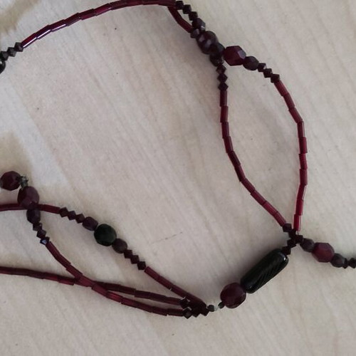 Necklace like new, red