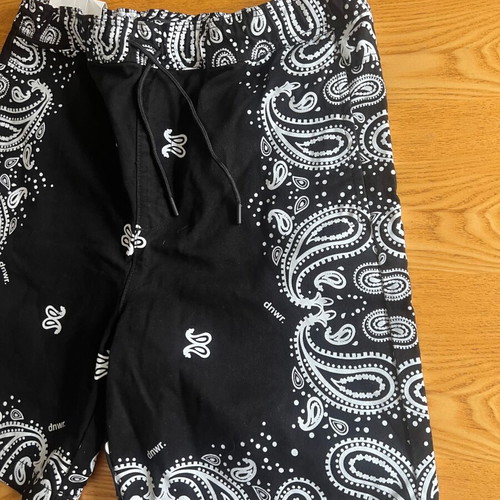 Zara shorts black with white paisley L new