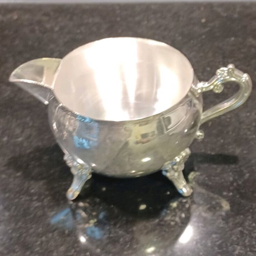 Silver plated coffee and tea set 5 pieces like new