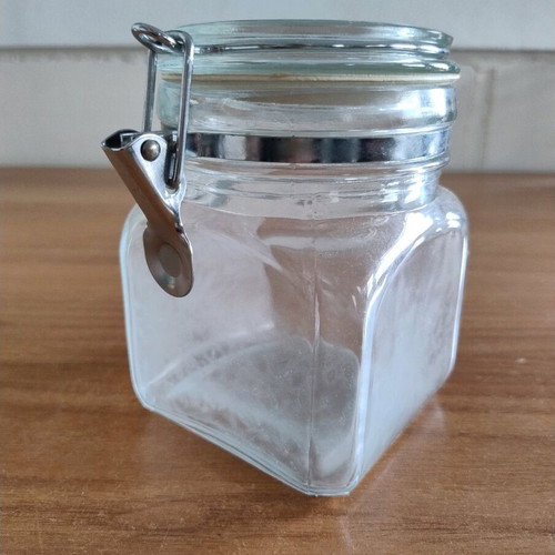 Glass storage jar with airtight lid like new, height 13.5 cm diameter 9 cm