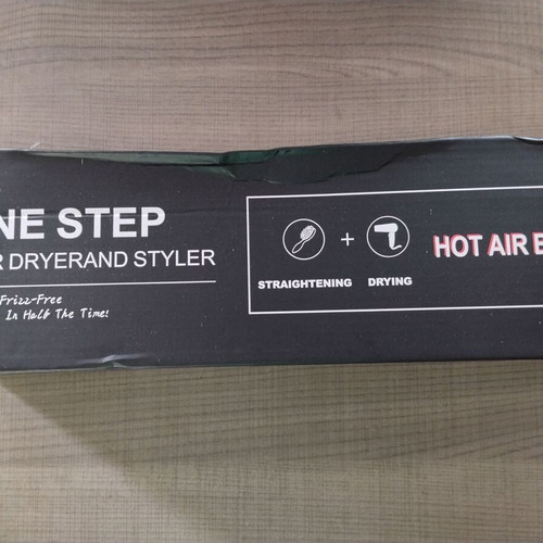 Hairbrush and hairdryer combo new