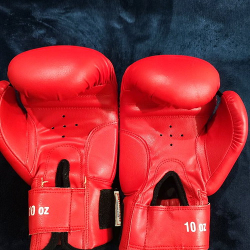 Boxing gloves like new