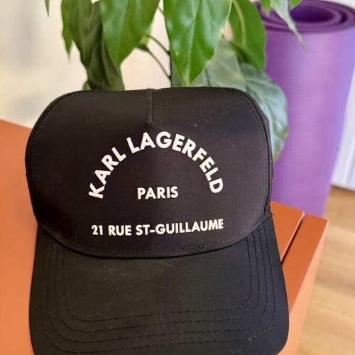 Karl Lagerfeld Black Hat One Size like new