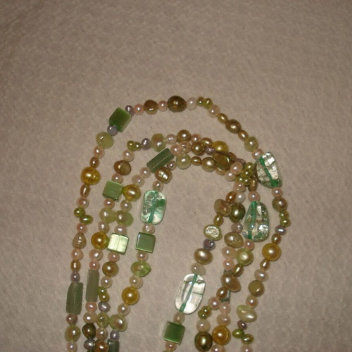 Folli Follie women's necklace with multicolored pearls 250cm like new