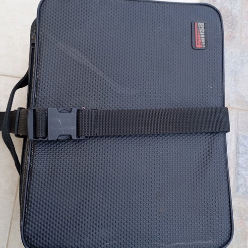 Famsa hard carrying case used, durable protective cover
