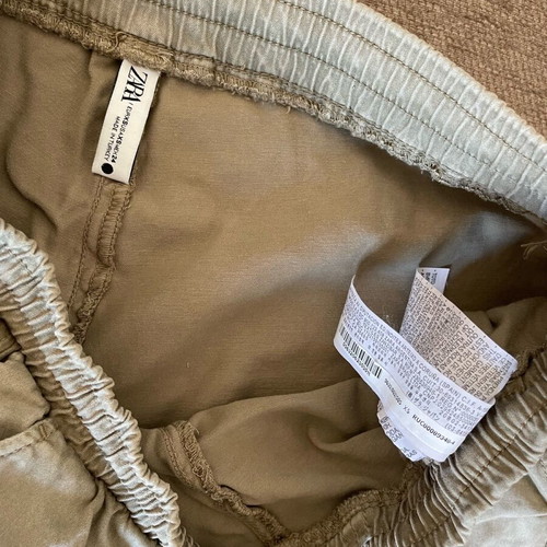 Khaki pants with elastic waist like new from ZARA