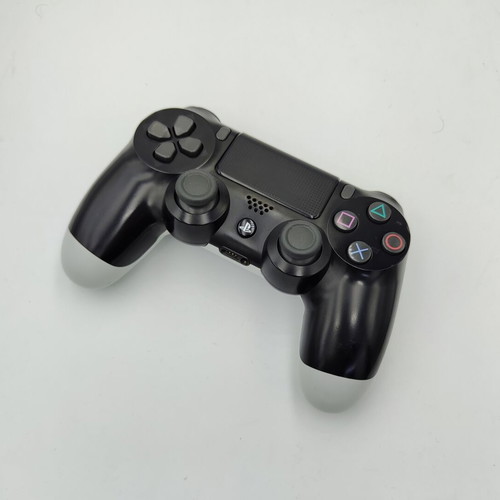 Sony PlayStation 4 ασύρματο χειριστήριο μεταχειρισμένο, μαύρο και άσπρο