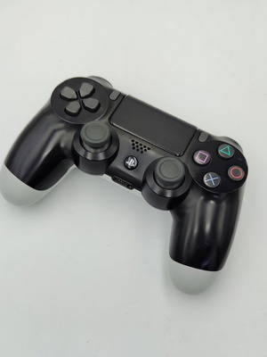 Sony PlayStation 4 ασύρματο χειριστήριο μεταχειρισμένο, μαύρο και άσπρο