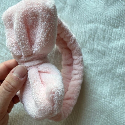 Hairband pink like new, elastic and soft