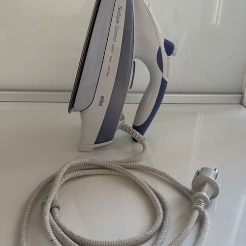 Braun TexStyle Control steam iron 2400 W used without original box
