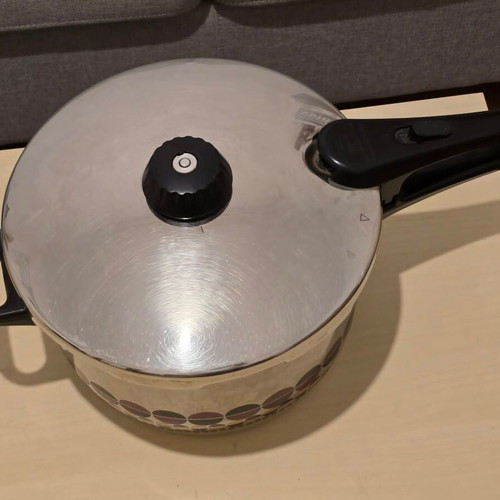 Fissler Solaryme pressure cooker 8 lt