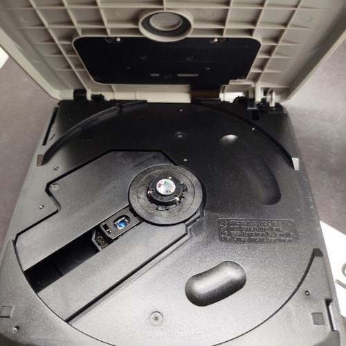 Panasonic SL-VP30 portable hybrid CD-VCD player
