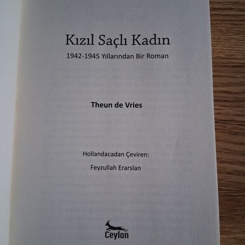 Kızıl Saçlı Kadın Turkish novel like new