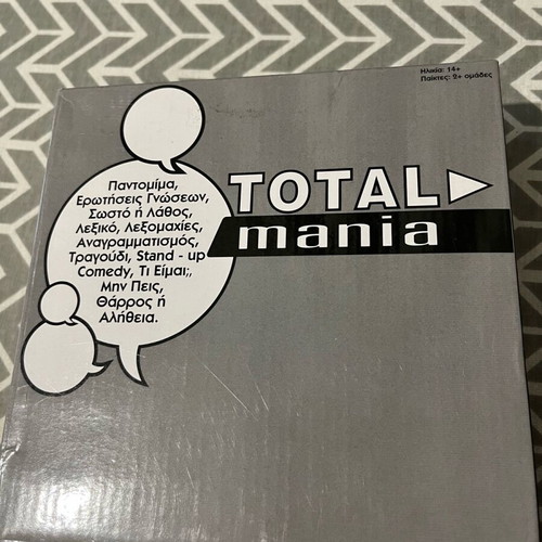 Total Mania Board Game like new