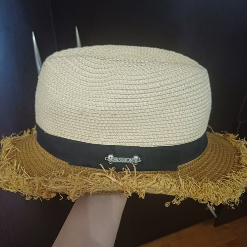 Hat new, one size