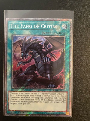 The Fang of Critias Yu-Gi-Oh! κάρτα σαν καινούργιο, 1η έκδοση, platinum secret rare