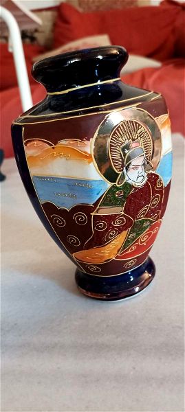 polite iaponeziko diakosmitiko vazo