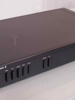 Arcam Delta 60 integrated amplifier
