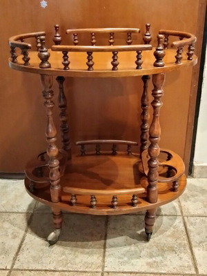 Classic wooden bar trolley table like new