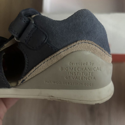 Biomecanics children's sandals used, size 24