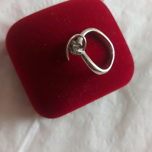 Silver ring used, discreet and beautiful No 7