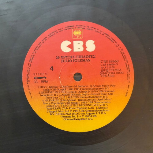 Julio Iglesias 26 Golden Hits vinyl like new, 2 double records