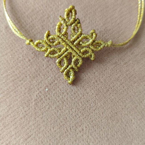Macramé bracelet handmade vintage design gold like new