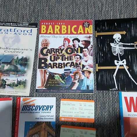 London 1995 tourist guides and flyers like new, 55 pieces