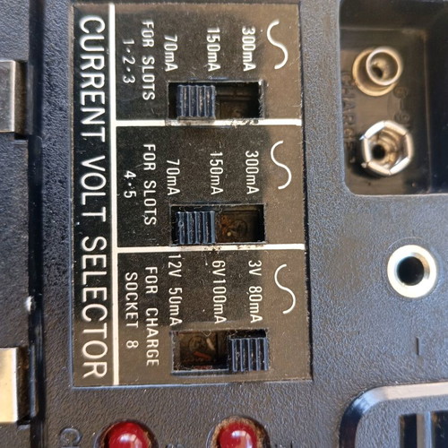 Battery charger old from the 80s like new