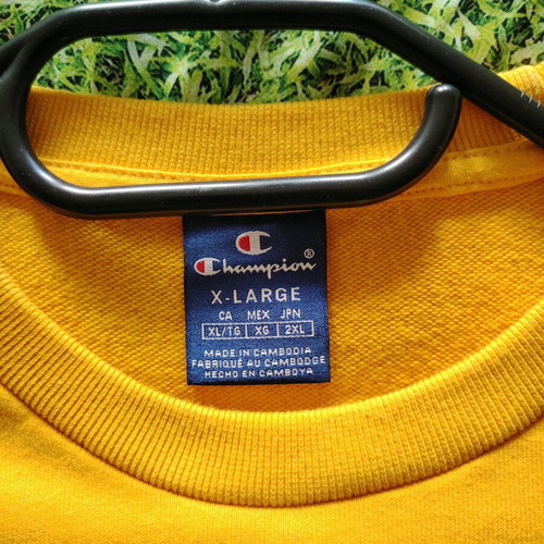 Champion Crewneck Shirt XL used, yellow