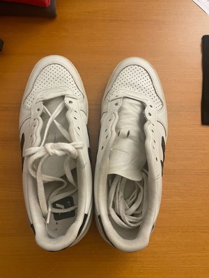 Veja men's athletic shoes used, size 40