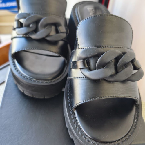 Favela women's platform sandals like new, black, size 38