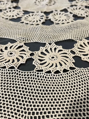 Rotunda knitted tablecloth round large