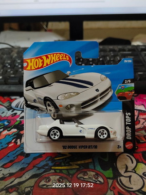 Hot Wheels 92 Dodge Viper RT/10 Treasure Hunt new
