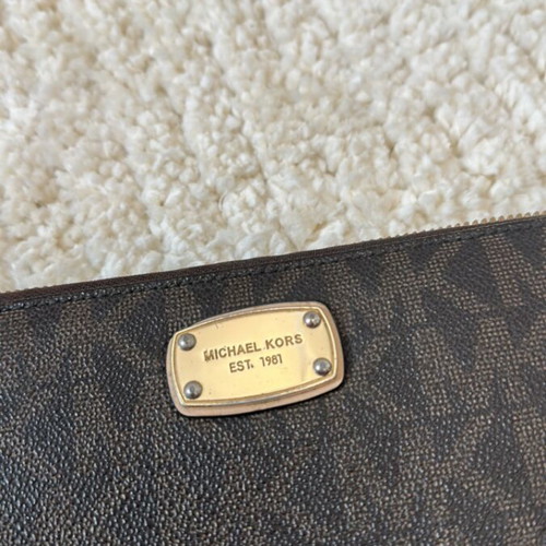 Michael Kors wallet like new, beige