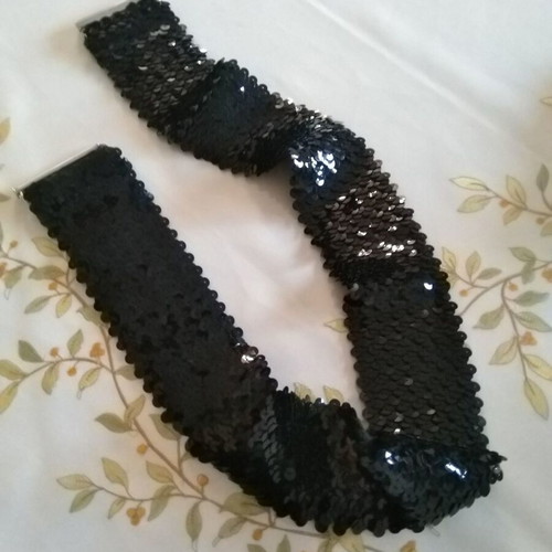 Black women's belt with sequins and elastic like new