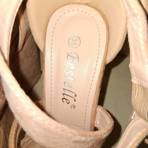 Pink suede platforms like new, size 38 with crisscross strap