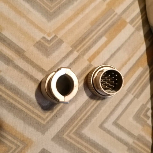 Circular connector 16 contacts M26 male plug like new