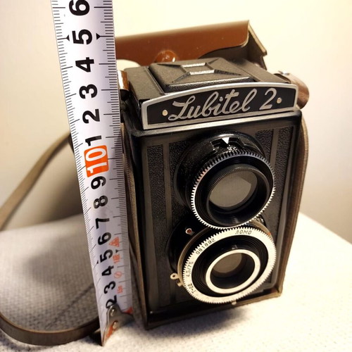 Lubitel 2 LOMO twin lens reflex camera mint condition