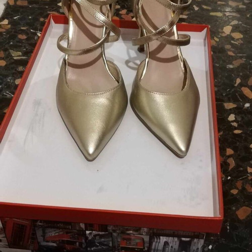 Zign leather pumps size 40 like new, gold color