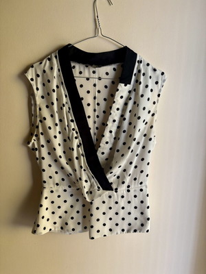 Polka Dot Blouse like new, size Large, black and white