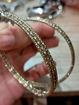 Foh gold hoop earrings like new