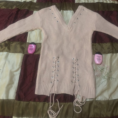 Pullover like new, size L, beige and pink