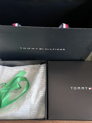 Tommy Hilfiger Premium Gift Packaging Set new