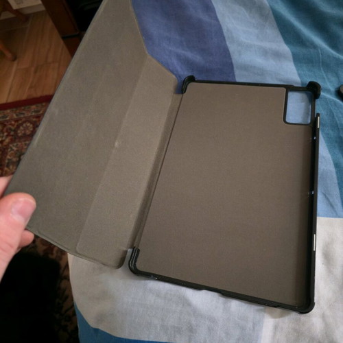Xiaomi Redmi Pad 10.61" tablet like new, 4GB/128GB with case and stand