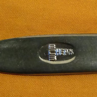 Luxury case new with hand-painted children's eating utensils