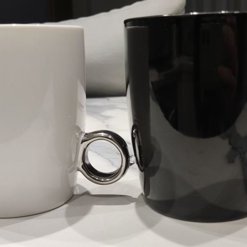 Ceramic mugs Mr. Right & Mrs. Always Right like new