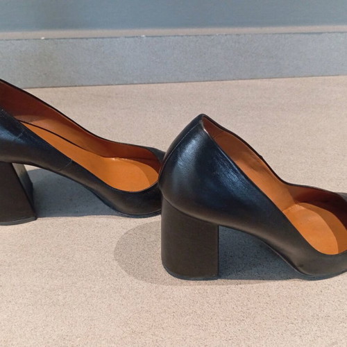 Fratelli Karida pumps size 38.5 like new, black leather