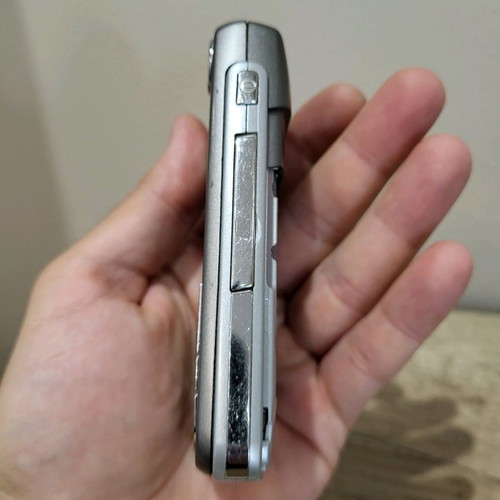 Nokia 6680 without back cover in very good condition with battery