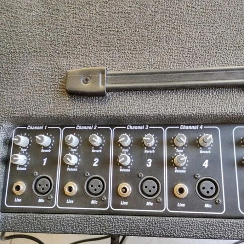 The t.amp PA 4080 KB console amplifier like new with 5GB Korg sound sets